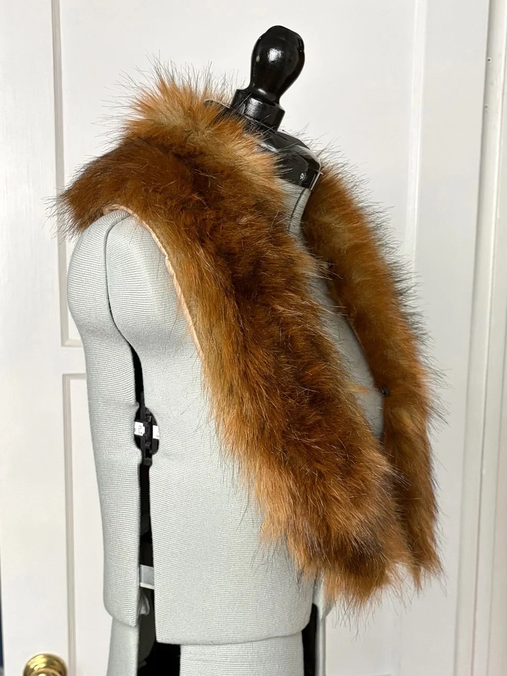 Red Fox Faux Fur Collar, fabric lined, loops on back, 37 x 6, EUC